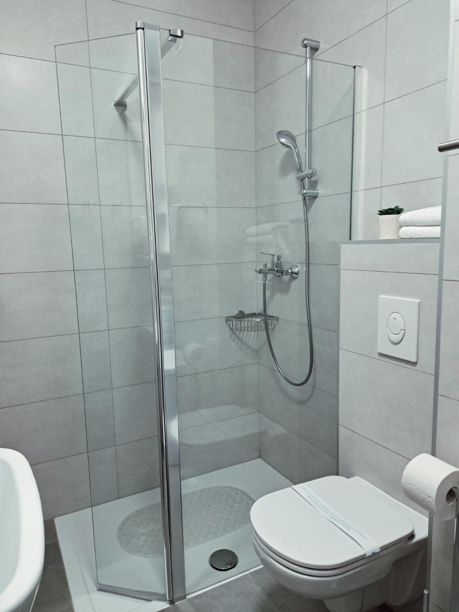 Apartman West Zen ซาเกร็บ ภายนอก รูปภาพ