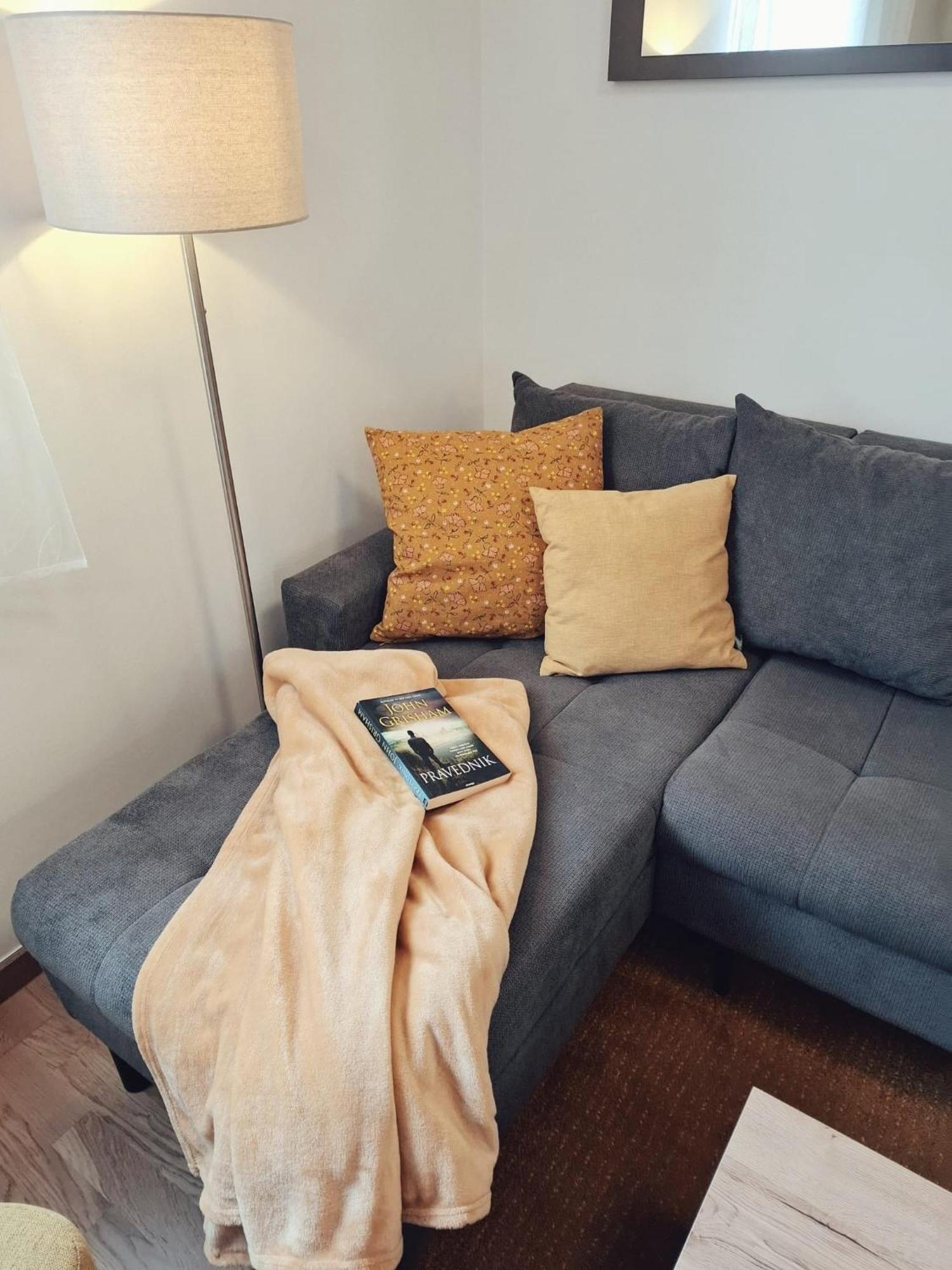 Apartman West Zen ซาเกร็บ ภายนอก รูปภาพ